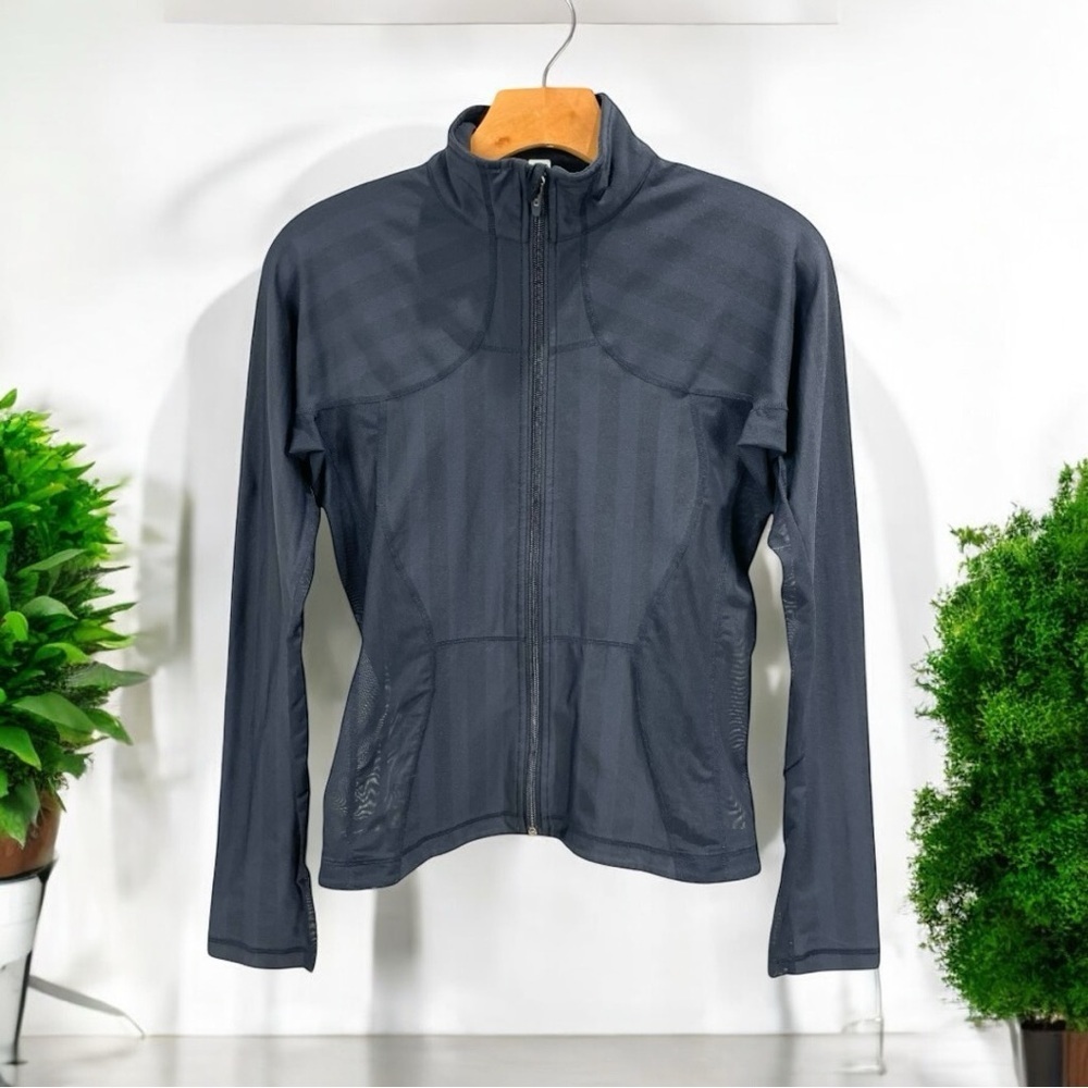Lululemon Shape Up Jacket in Black Tonal Stripe Luon with Mesh Size 6
